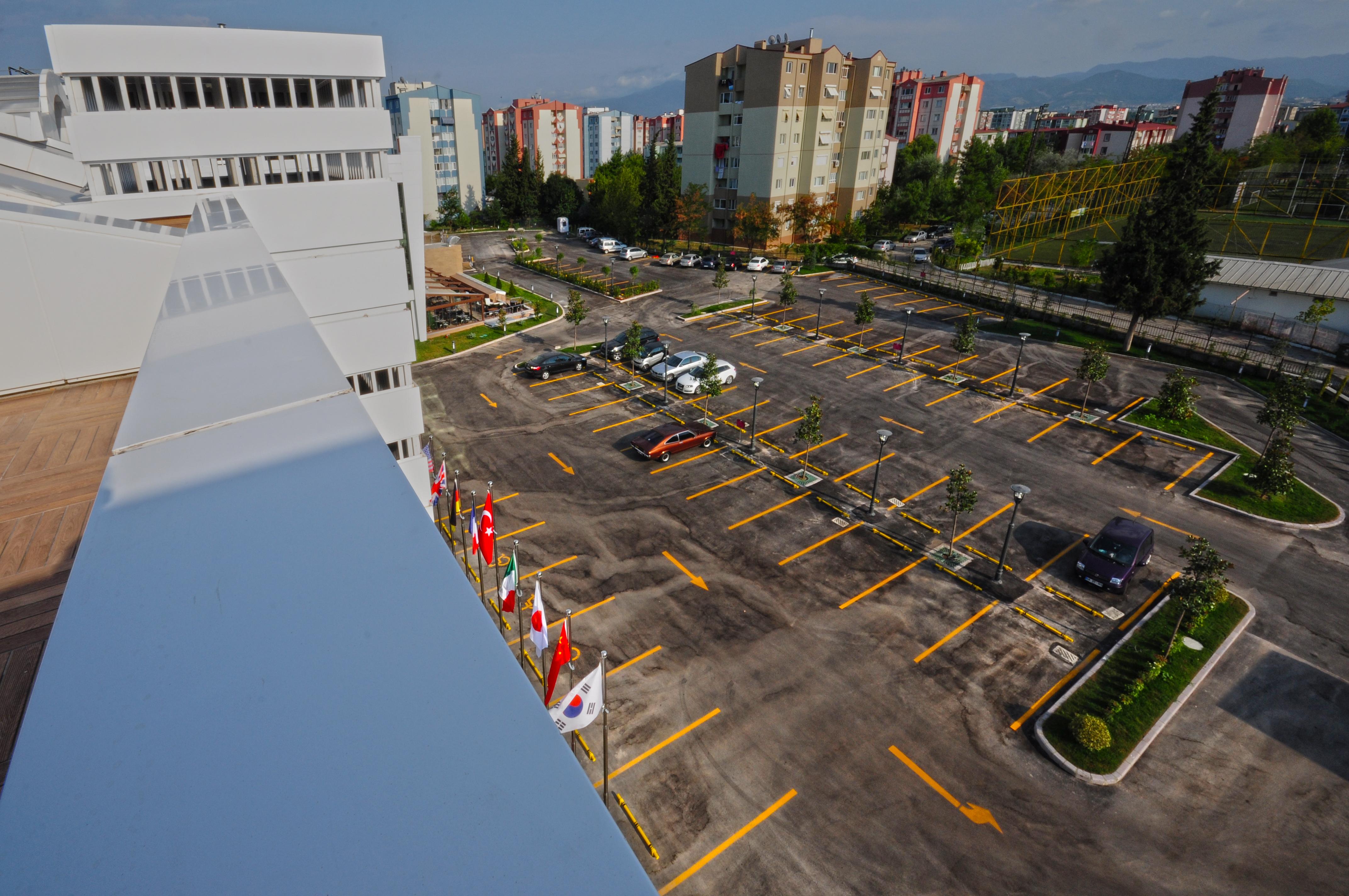 伊兹米特温德姆华美达广场酒店 科喀艾里 外观 照片 Aerial view of the campus